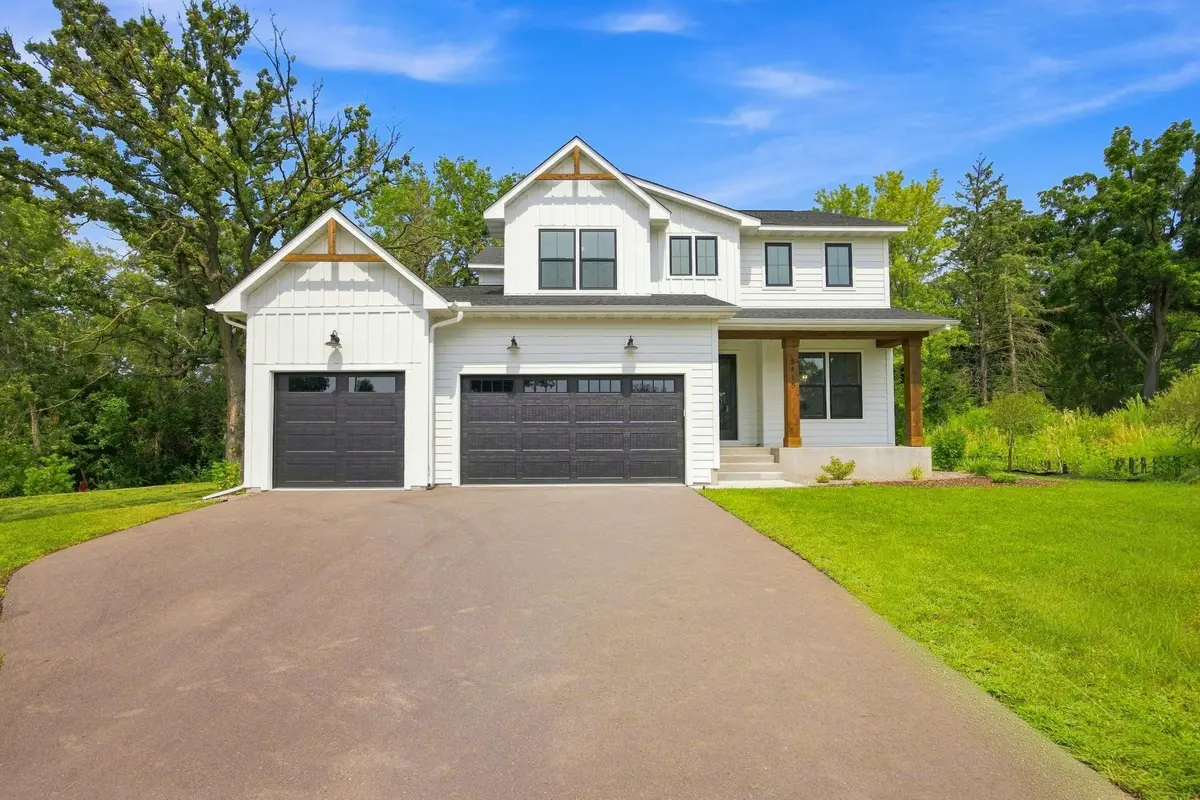 2415 Laurie CT, Roseville, MN 55113