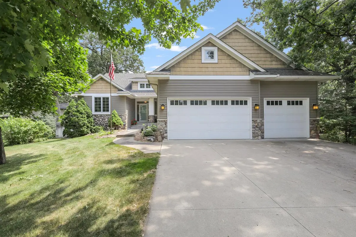 8415 Groveland RD, Mounds View, MN 55112