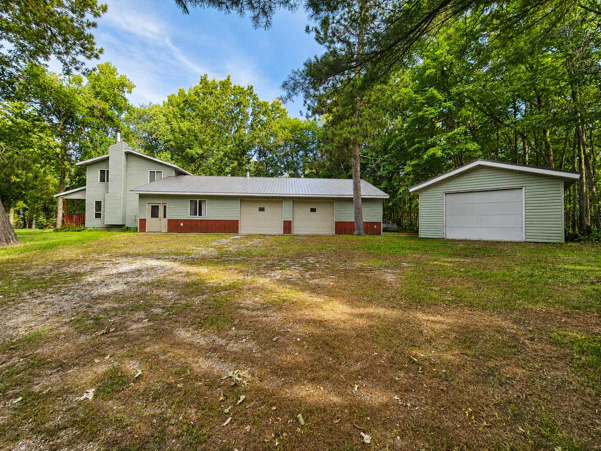 4902 Woodland DR NW, Hackensack, MN 56452