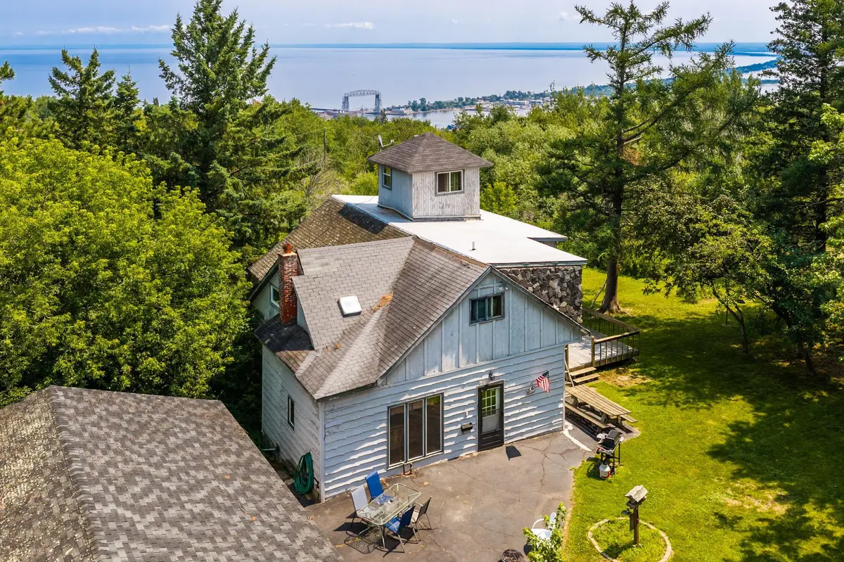 805 W 10th ST, Duluth, MN 55806