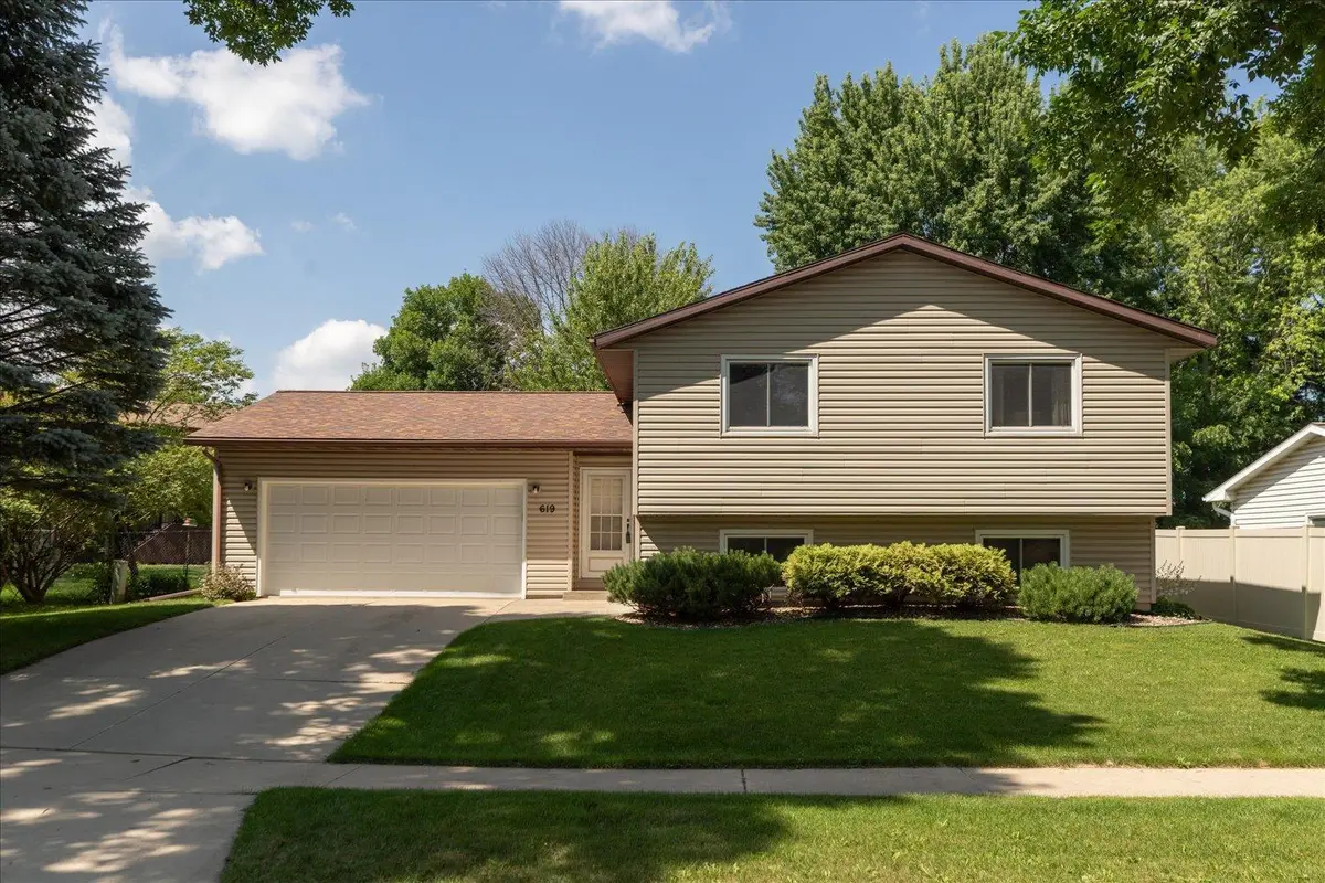 619 Chalet DR NW, Rochester, MN 55901