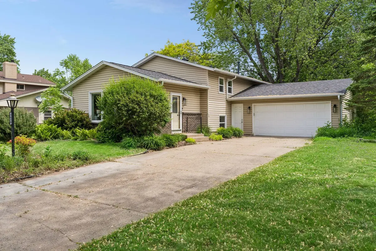 3630 Quaker LN N, Plymouth, MN 55441