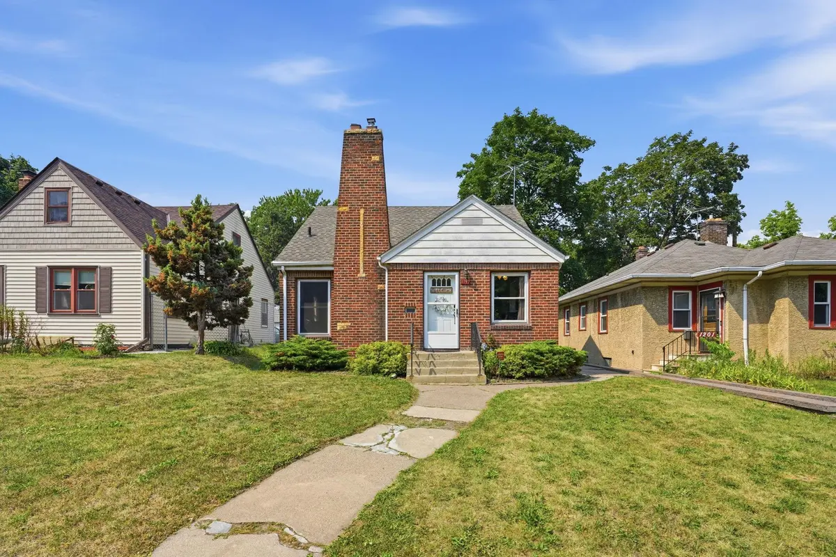 1197 Mclean AVE, Saint Paul, MN 55106