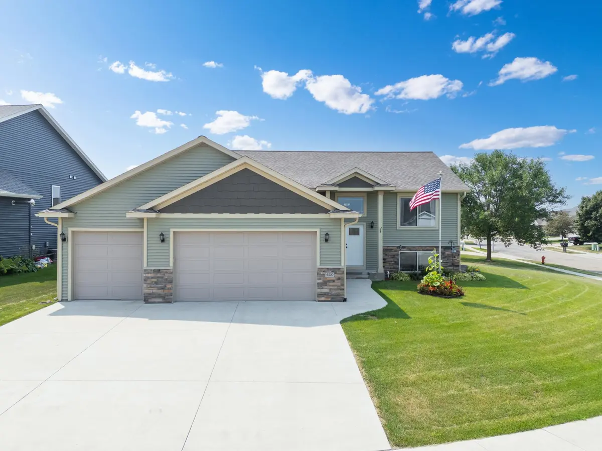 4300 Genevieve PL NW, Rochester, MN 55901
