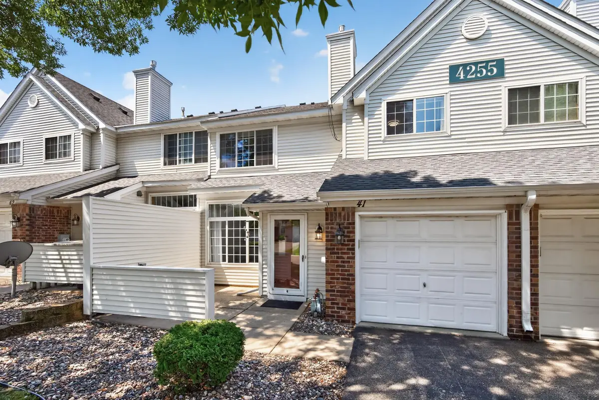 4255 Merrimac LN N #41, Plymouth, MN 55446