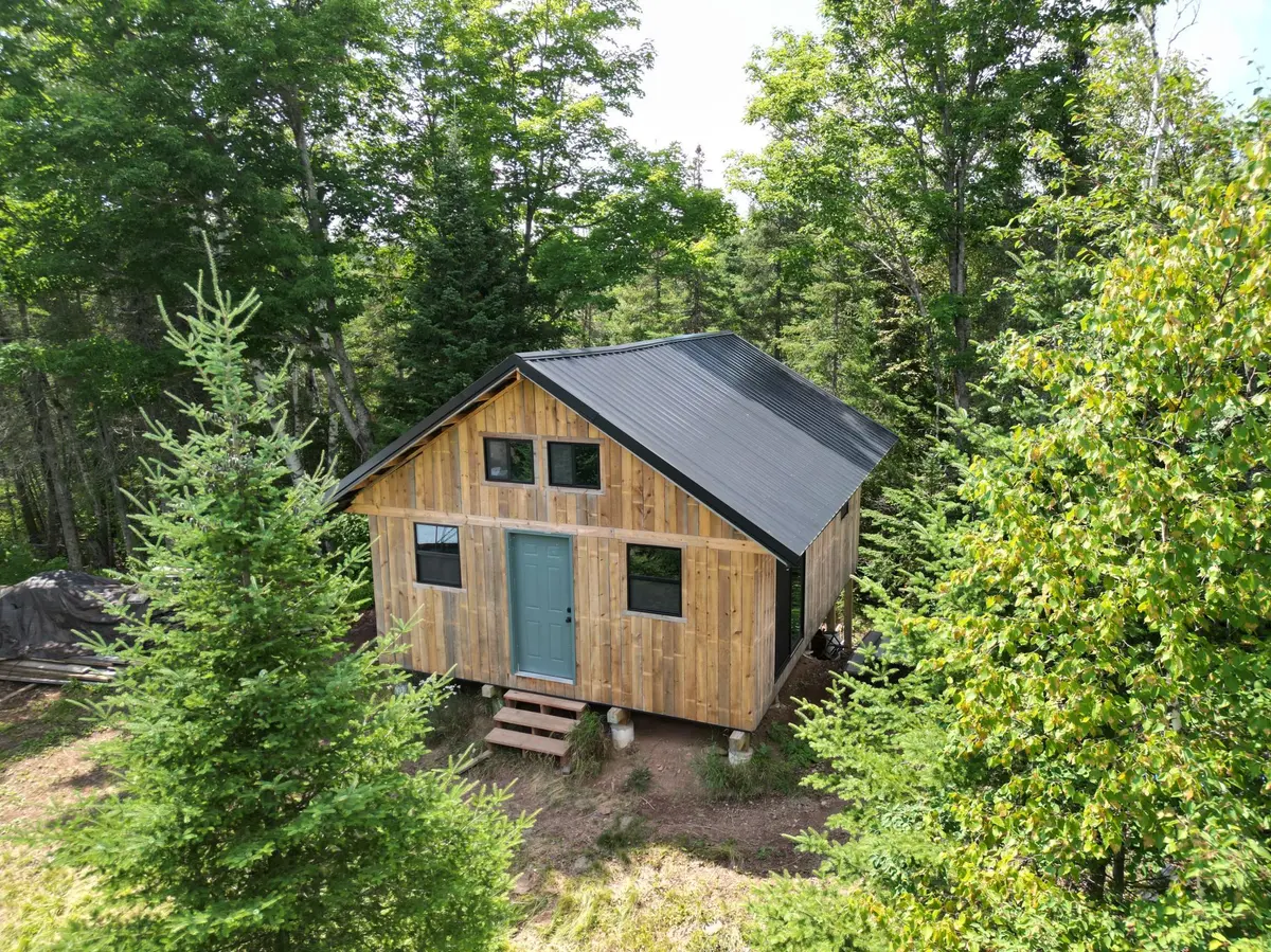 9041 Cramer RD, Finland, MN 55603