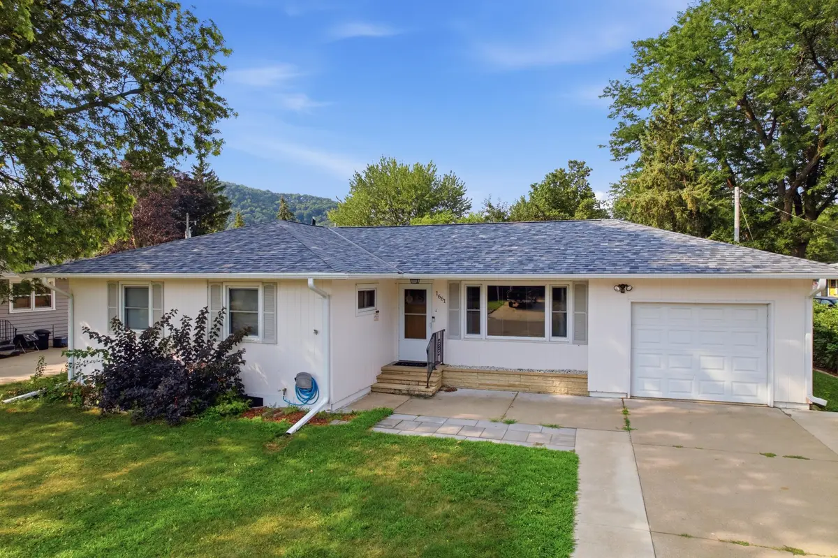 1661 W 6th ST, Winona, MN 55987