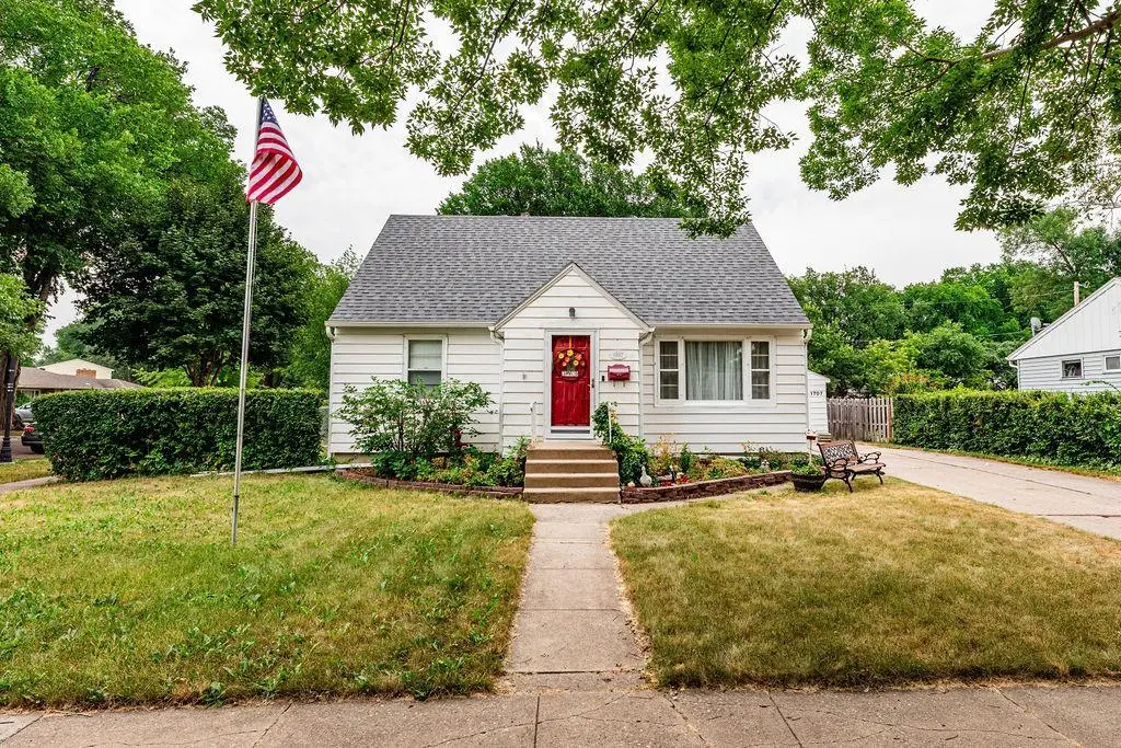 1707 2nd ST N, Fargo, ND 58102