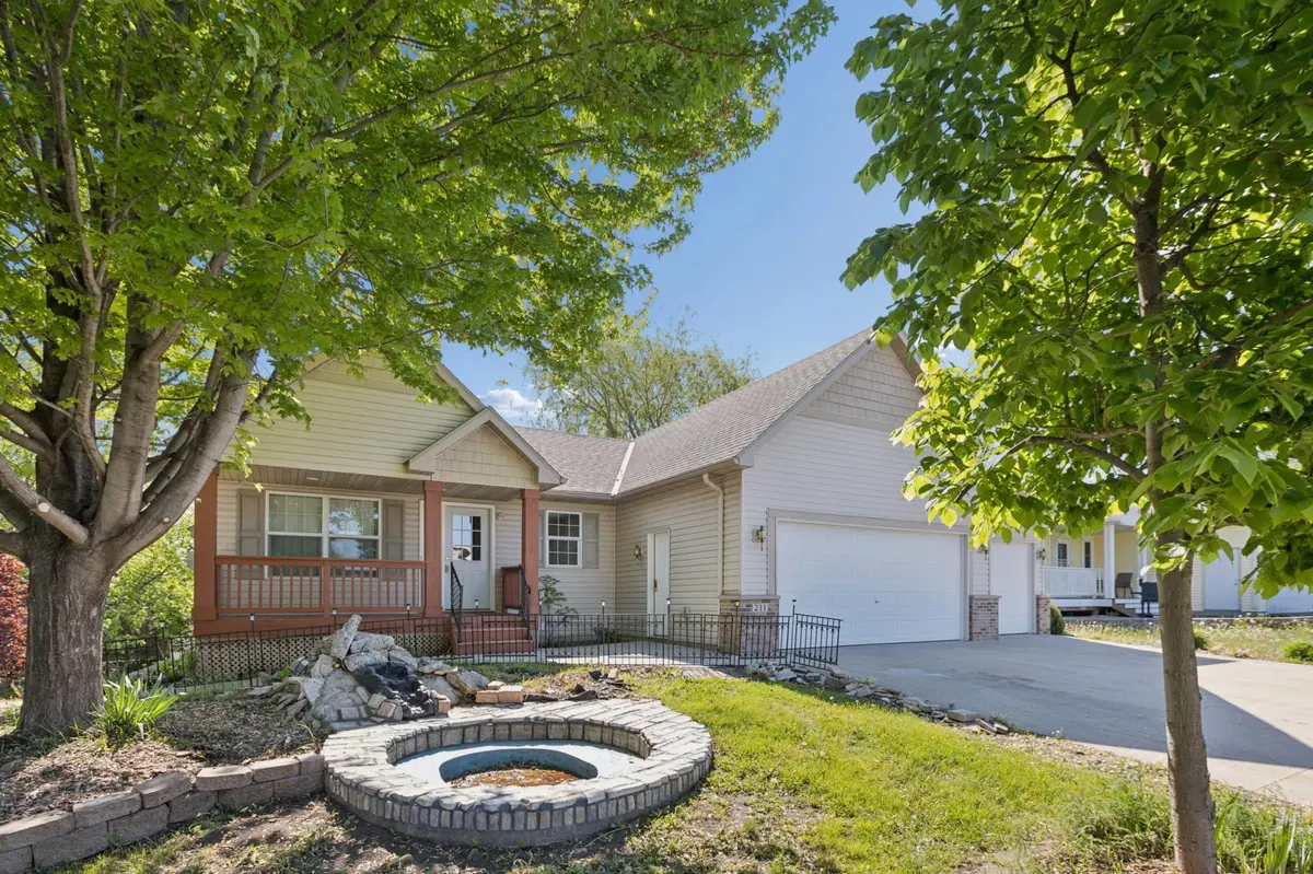211 7th ST S, Winsted, MN 55395