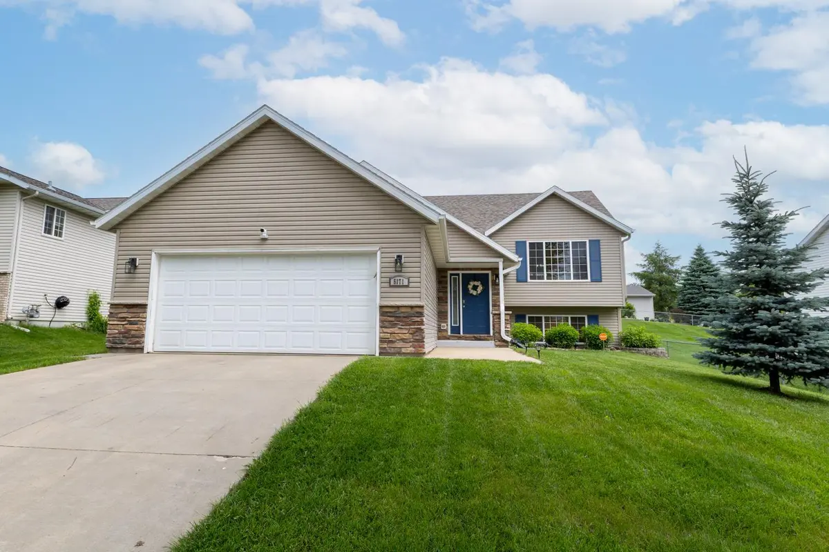 5171 51st ST NW, Rochester, MN 55901