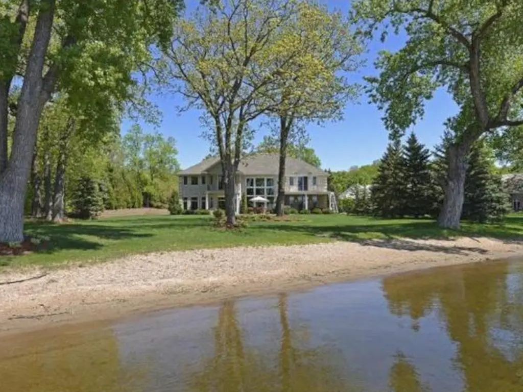 3995 N Shore DR, Mound, MN 55364
