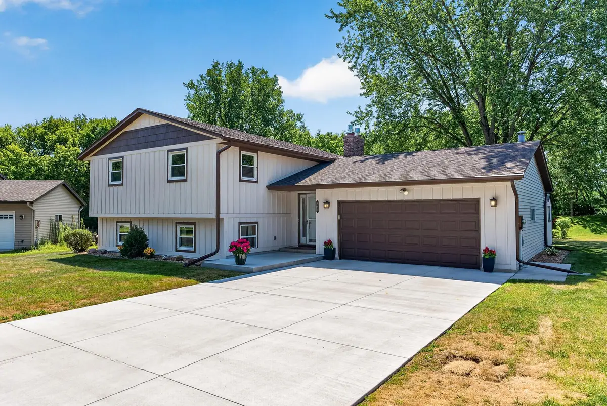 460 Hawes AVE, Vadnais Heights, MN 55127