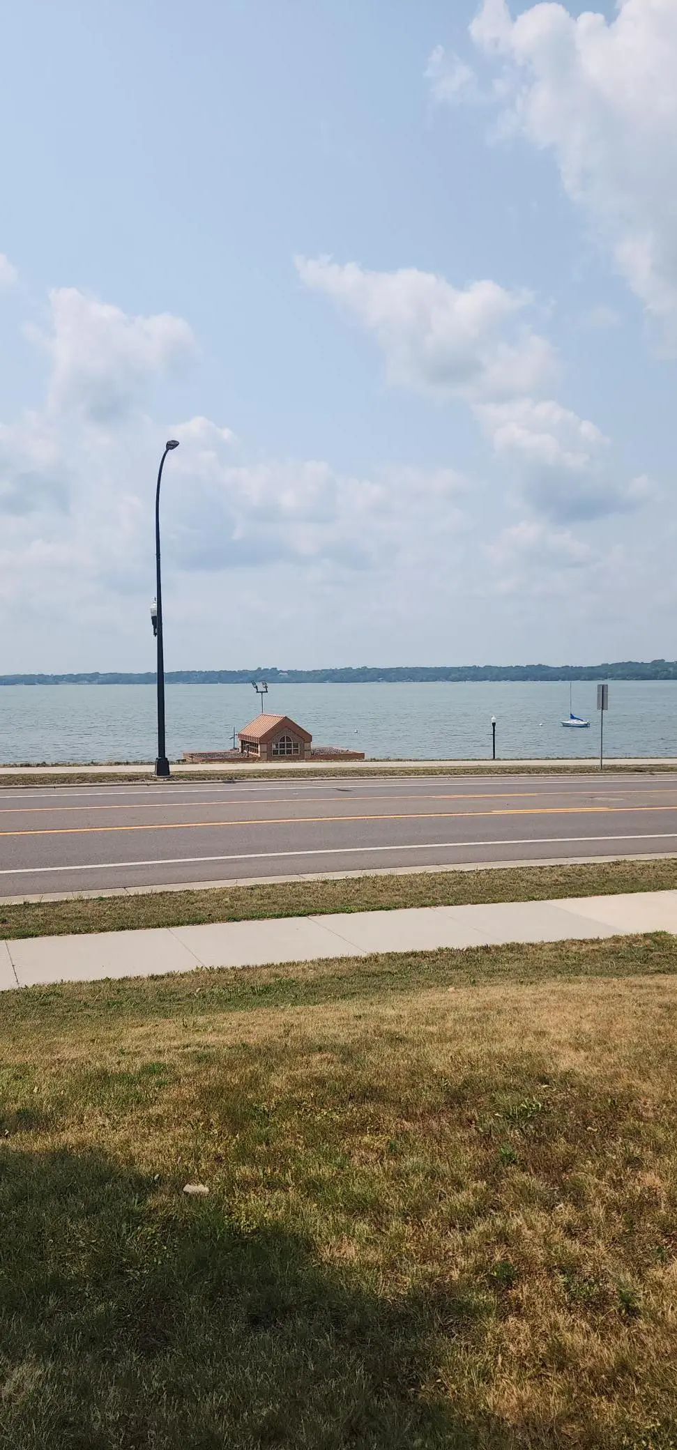 208 Lake BLVD S, Buffalo, MN 55313