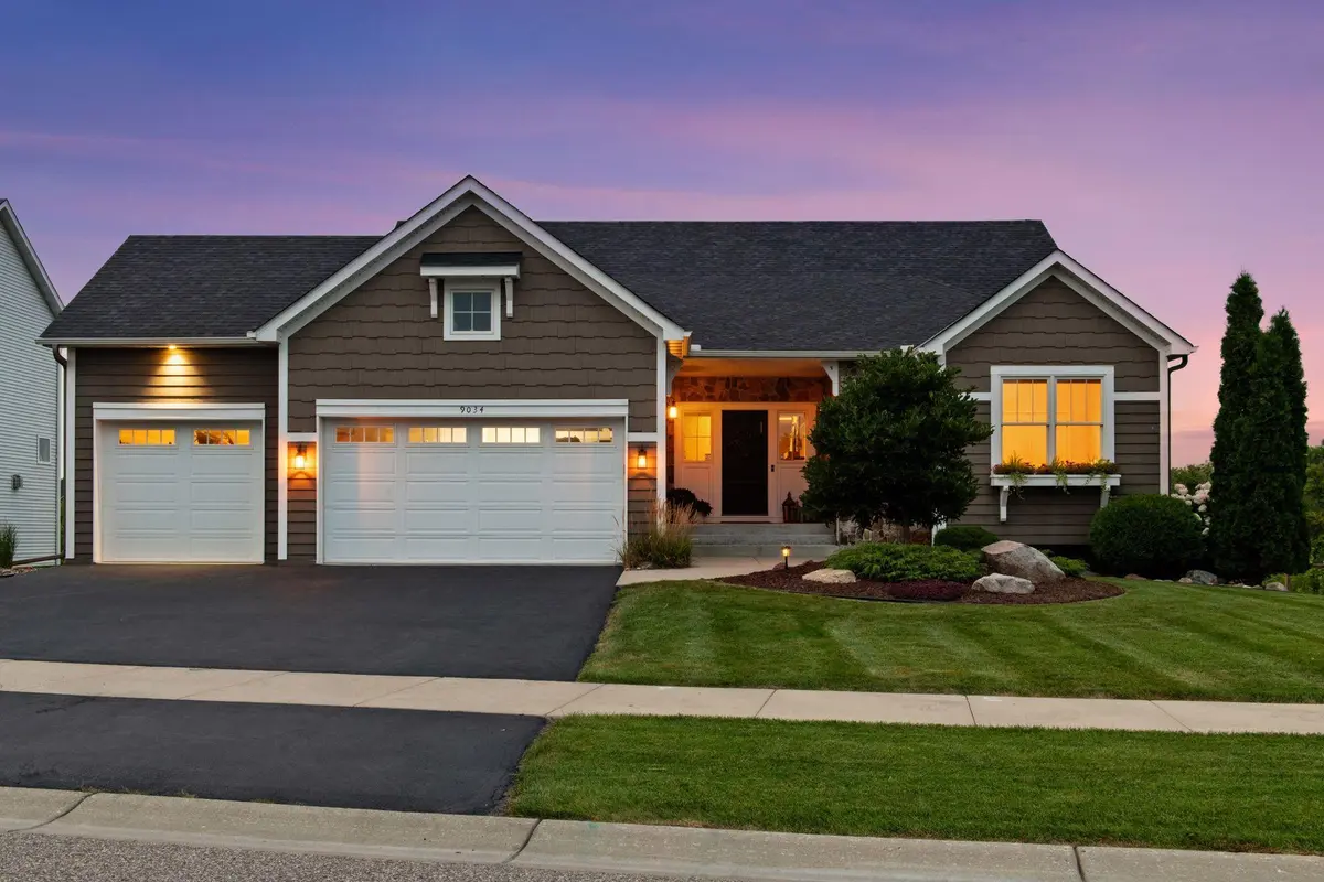 9034 Lakeside DR, Victoria, MN 55386