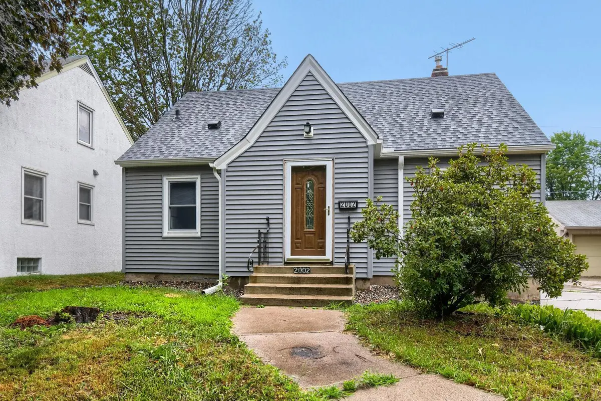 2002 Bush AVE E, Saint Paul, MN 55119