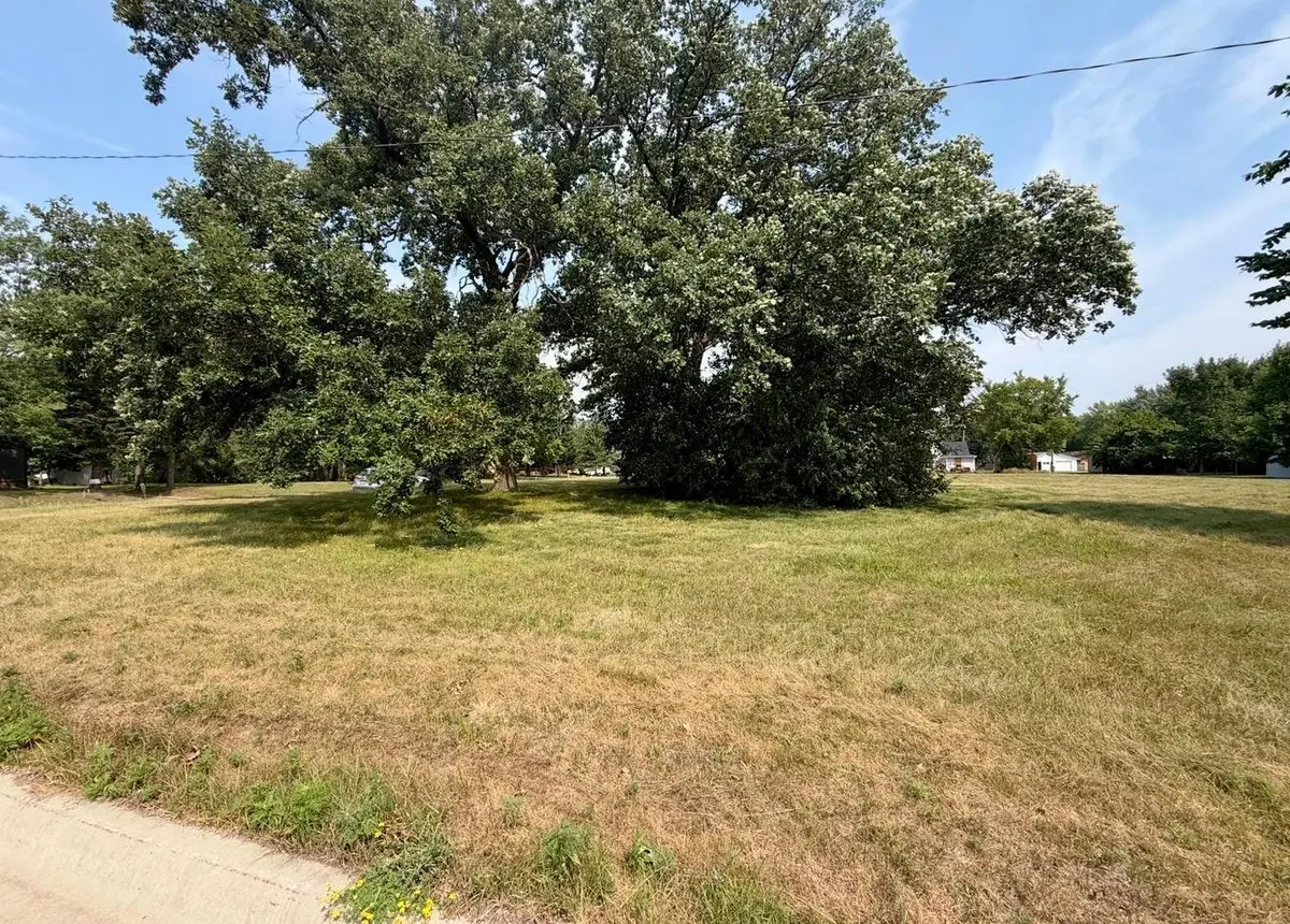 605 8th ST SW, Little Falls, MN 56345
