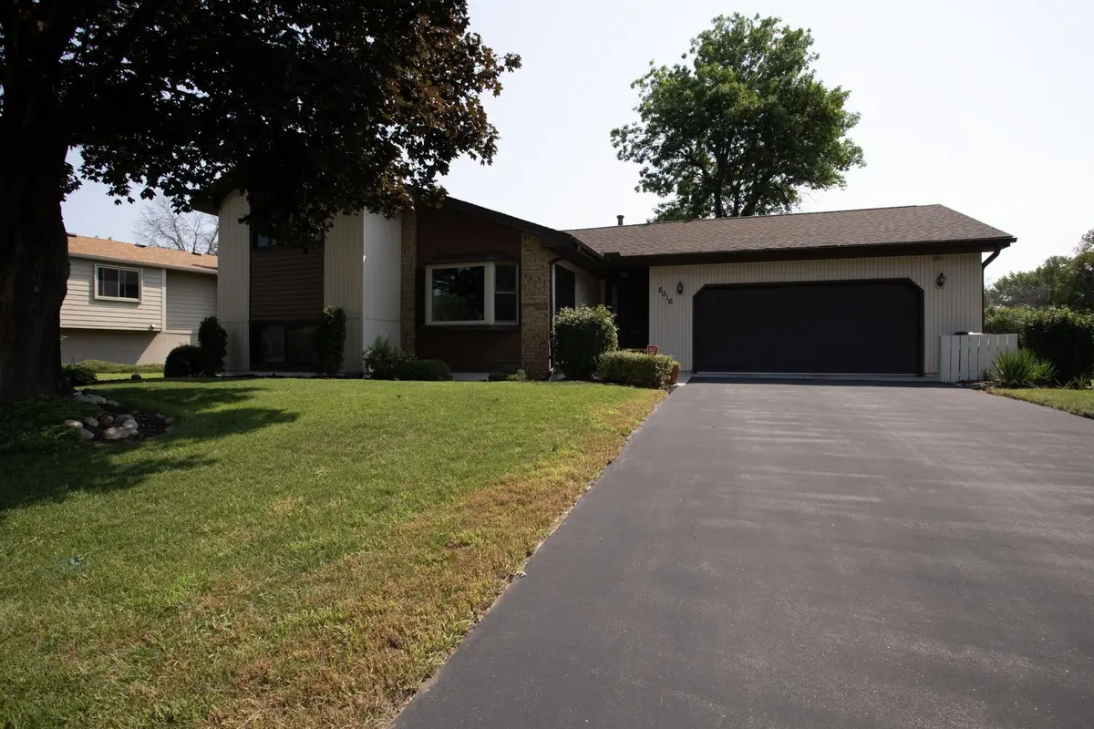 8016 Idaho CIR N, Brooklyn Park, MN 55445
