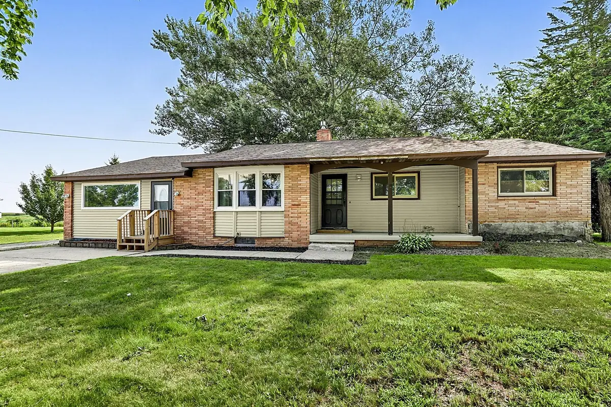 2292 Hennepin AVE N, Glencoe, MN 55336