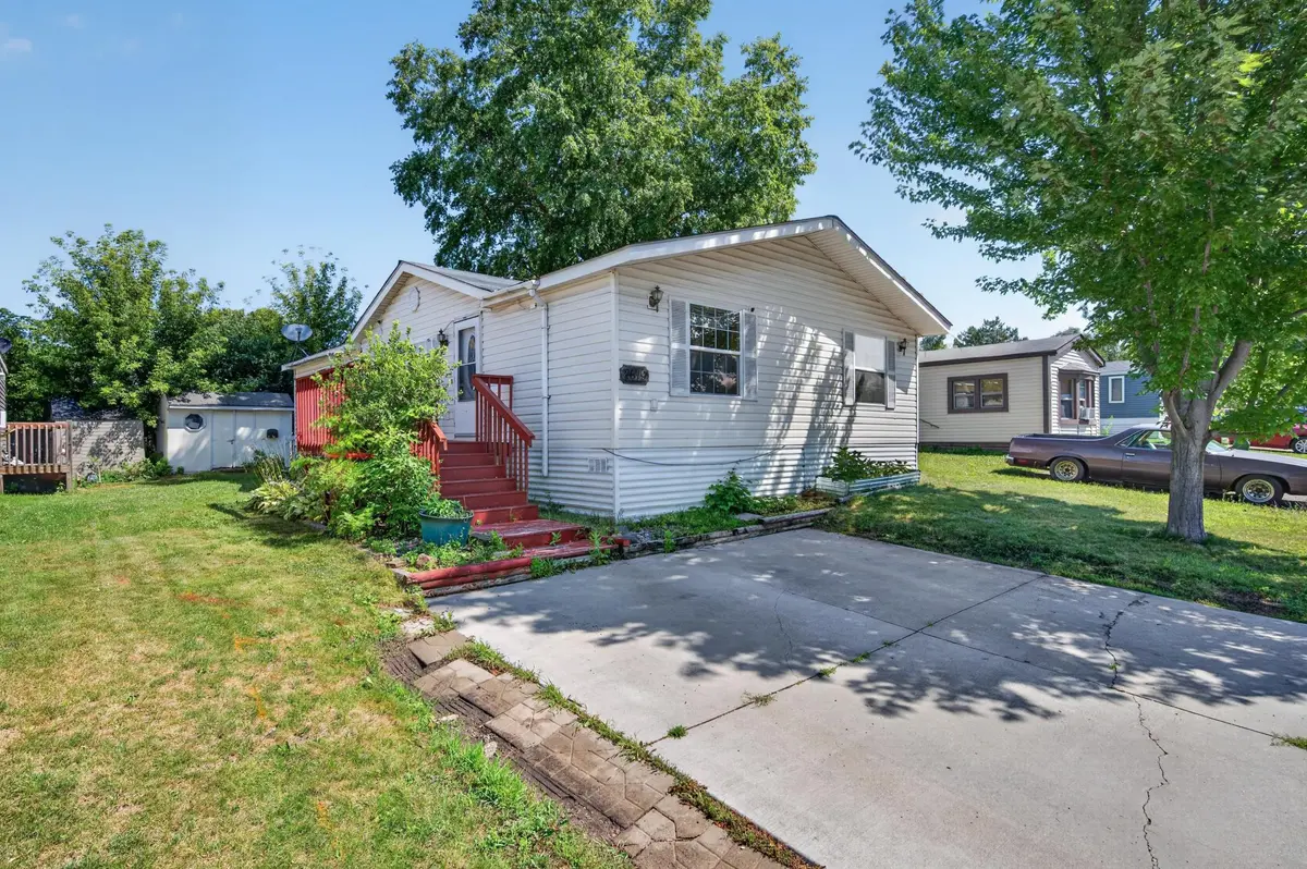 2679 Ryan DR, Maplewood, MN 55119