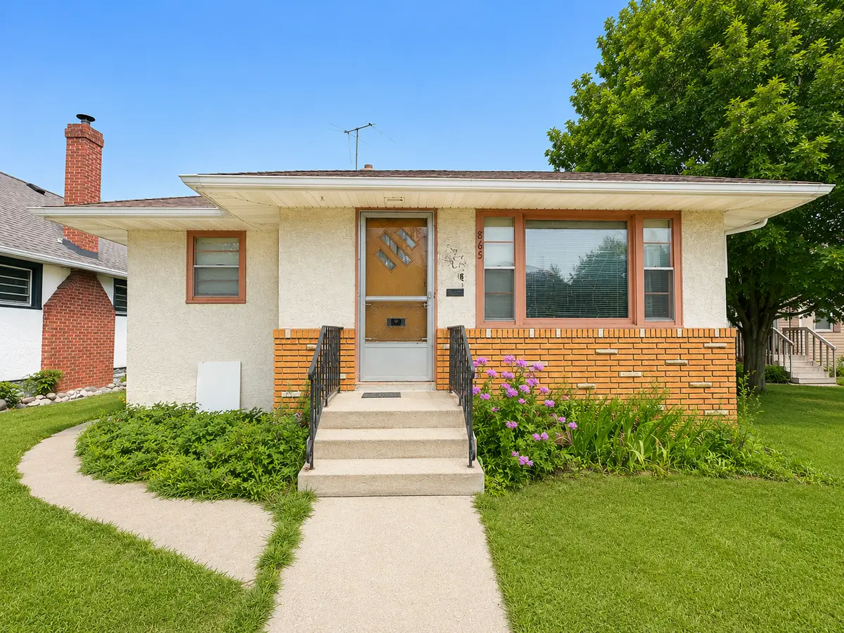 865 Cottage AVE E, Saint Paul, MN 55106