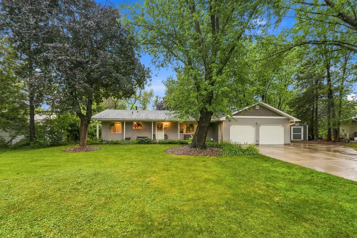 8258 Hemingway AVE S, Cottage Grove, MN 55016