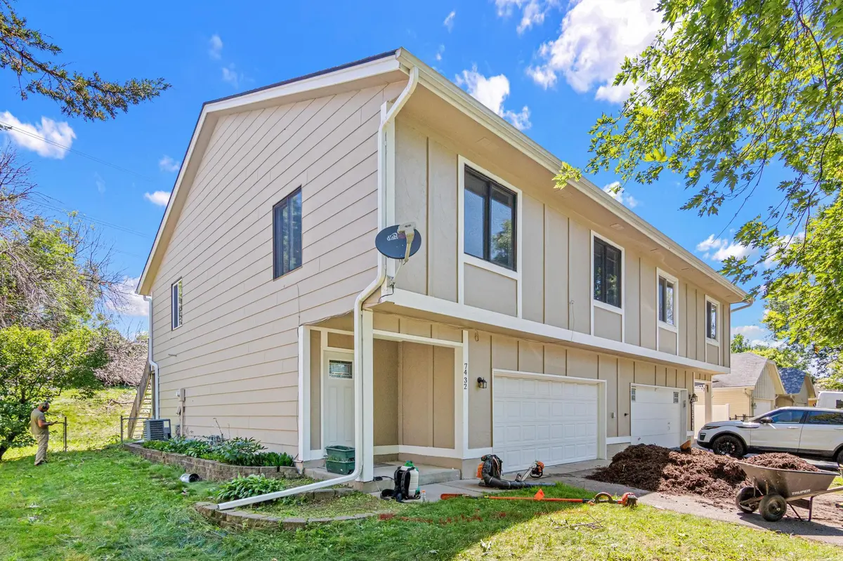 7432 Vinewood LN N, Maple Grove, MN 55311