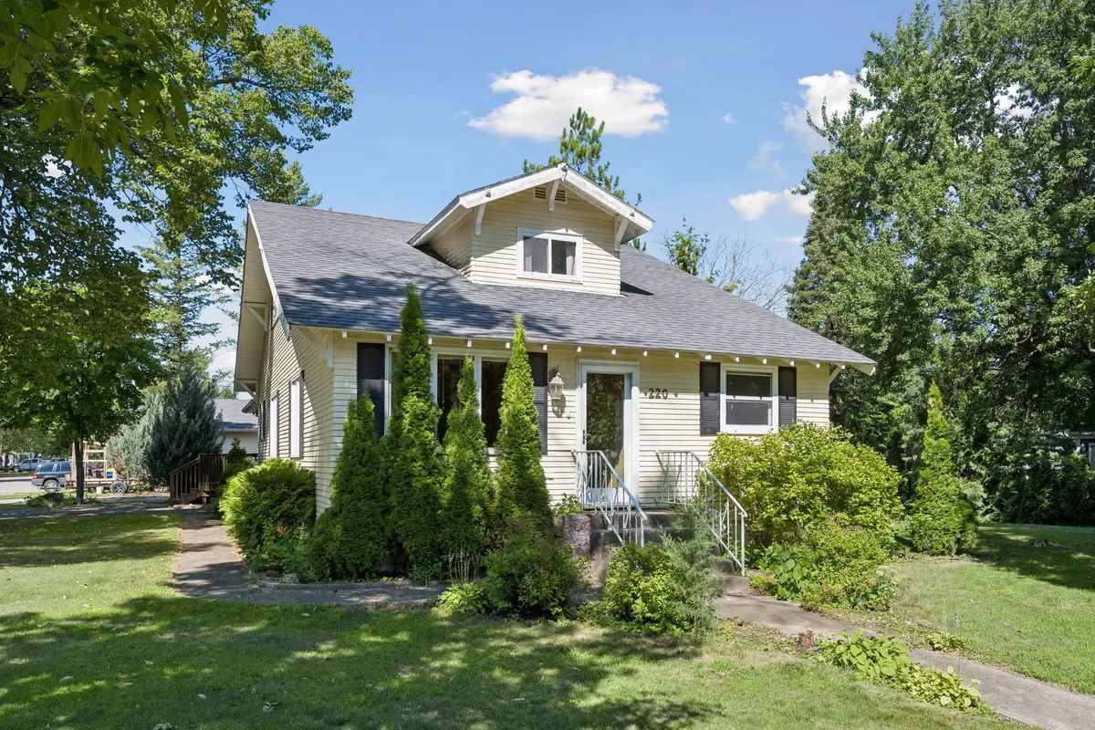 220 S Mccornell AVE, Parkers Prairie, MN 56361