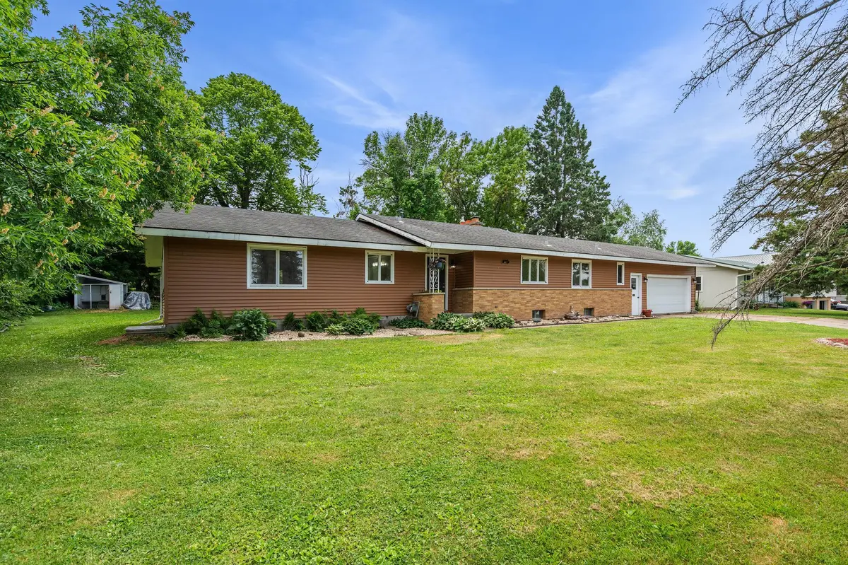 628 E Wisconsin AVE, Barron, WI 54812