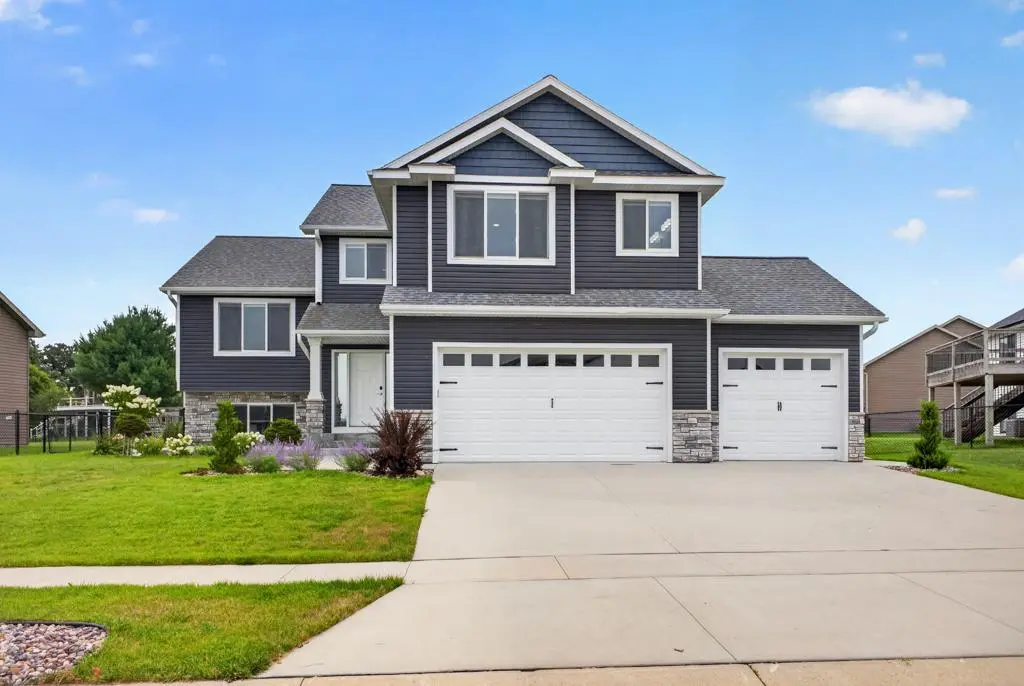886 Portsmith DR NW, Rochester, MN 55901