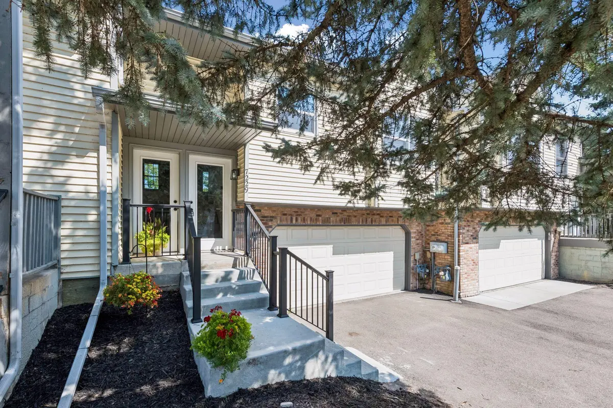 7229 Bren LN, Eden Prairie, MN 55346