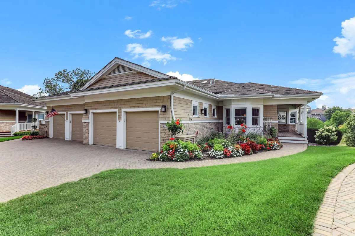 718 Widsten CIR, Wayzata, MN 55391
