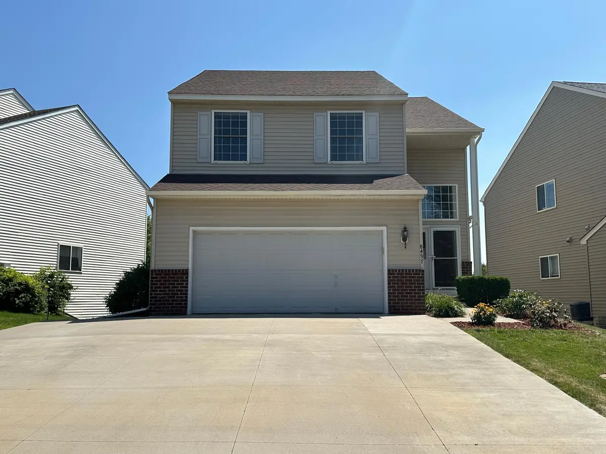 8497 Savanna Oaks LN, Woodbury, MN 55125