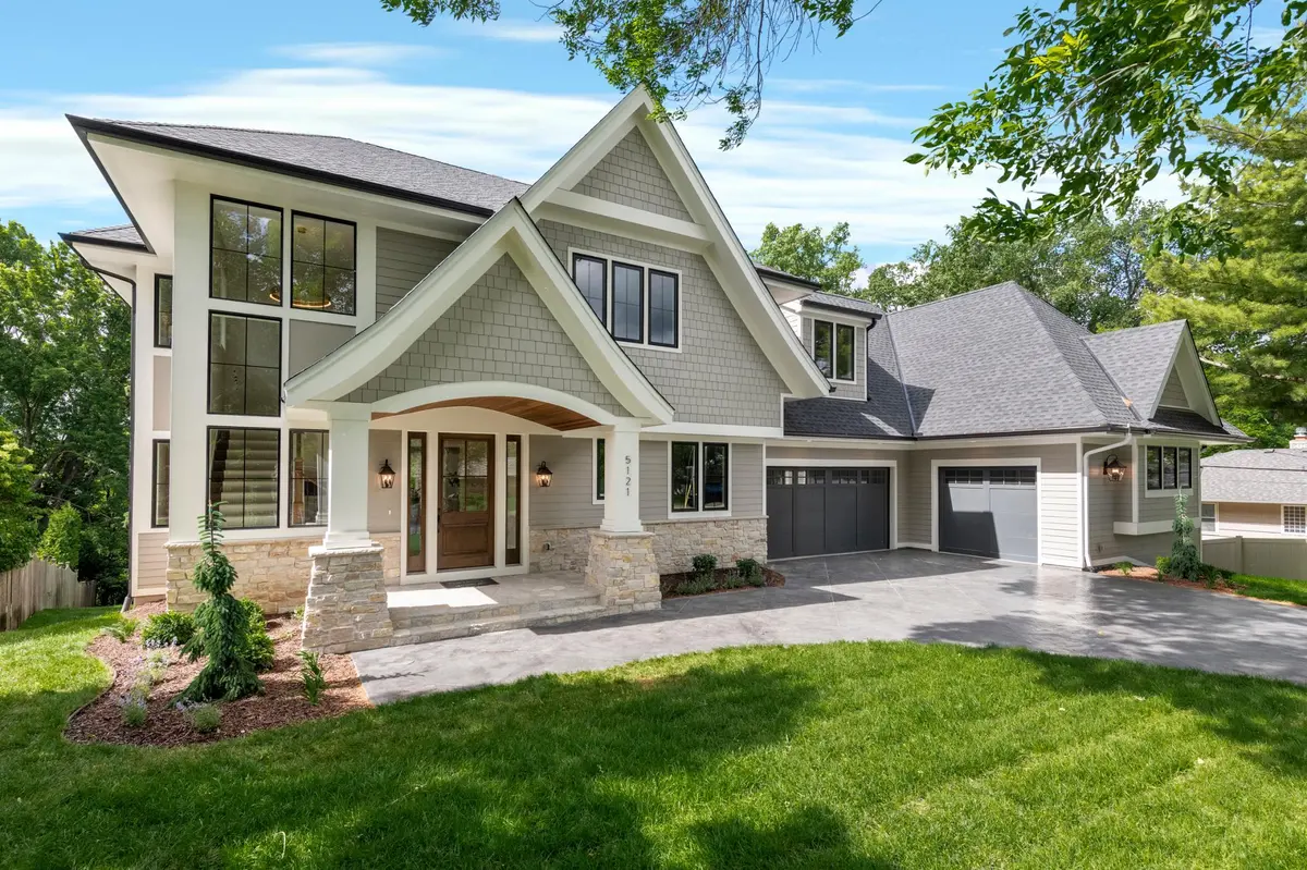 2148 Delaware AVE, Sunfish Lake, MN 55118