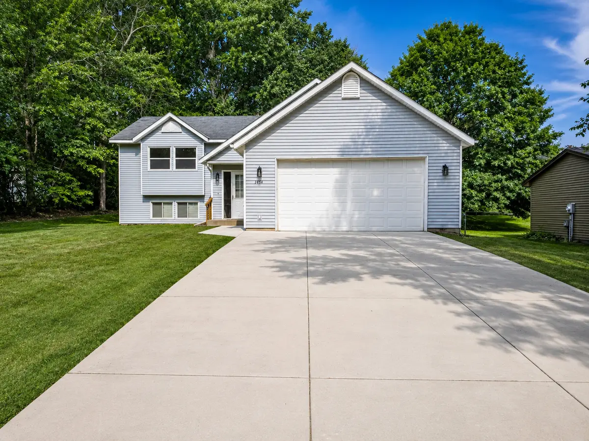 3454 Willow CT, White Bear Lake, MN 55110