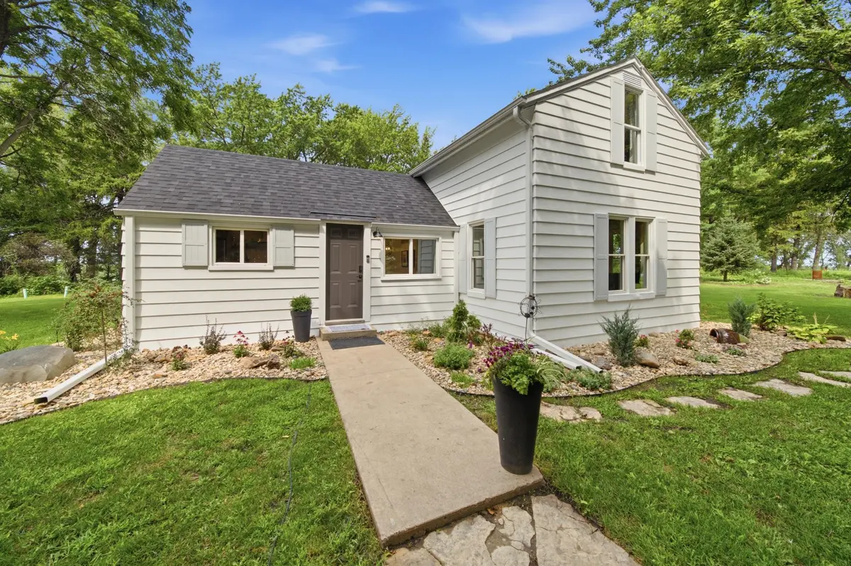 10337 30 HWY SW, Hayfield, MN 55940