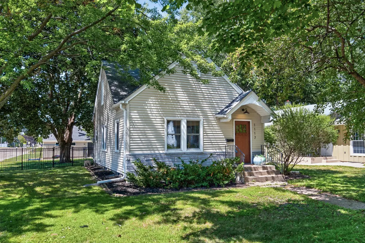 1117 Stryker AVE, West Saint Paul, MN 55118
