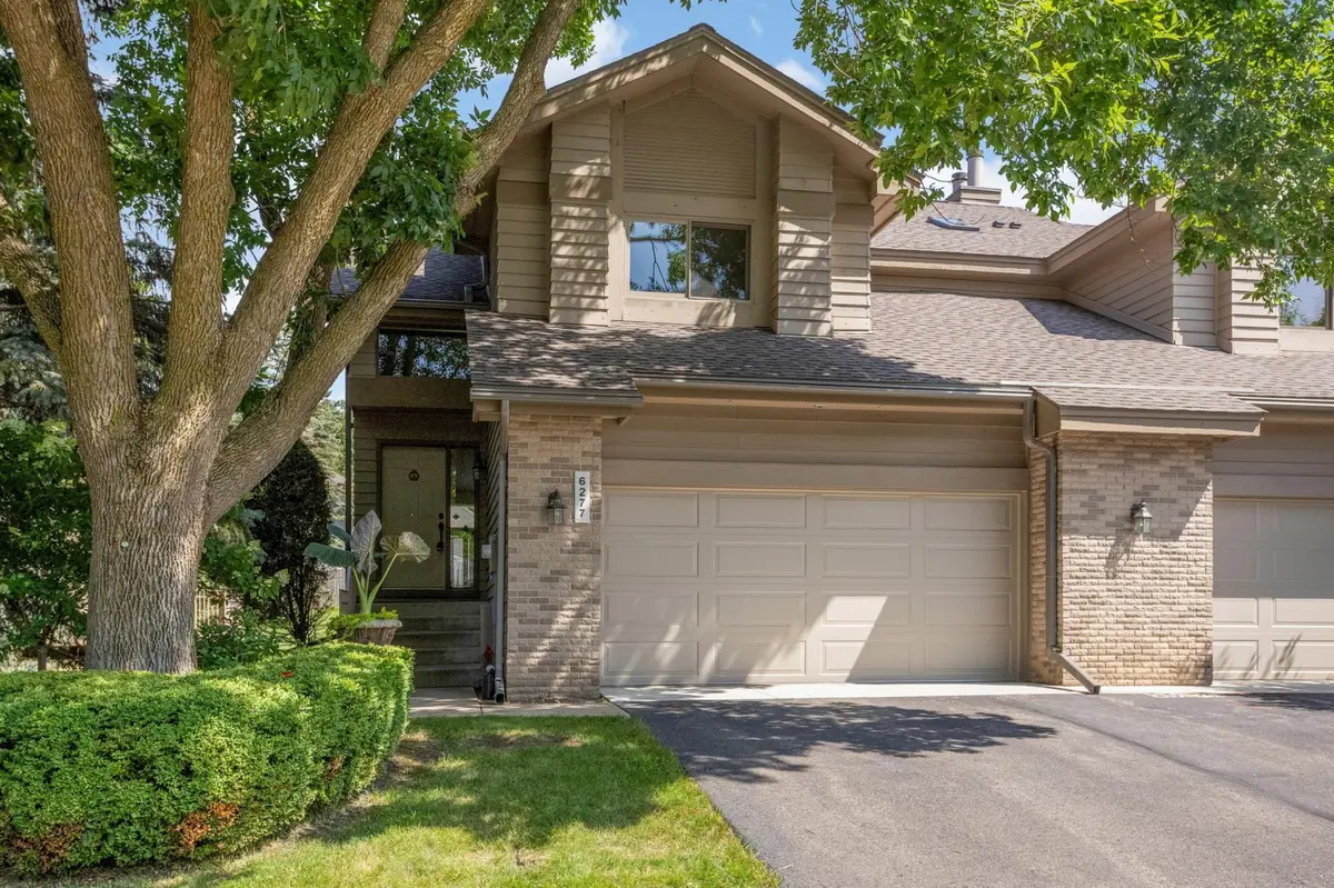 6277 Sequoia CIR, Eden Prairie, MN 55346