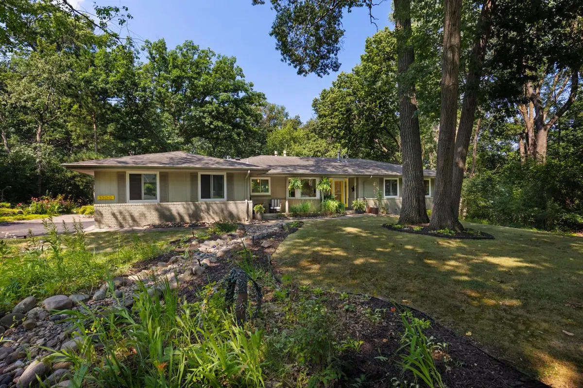 5500 Northwood RDG, Bloomington, MN 55437