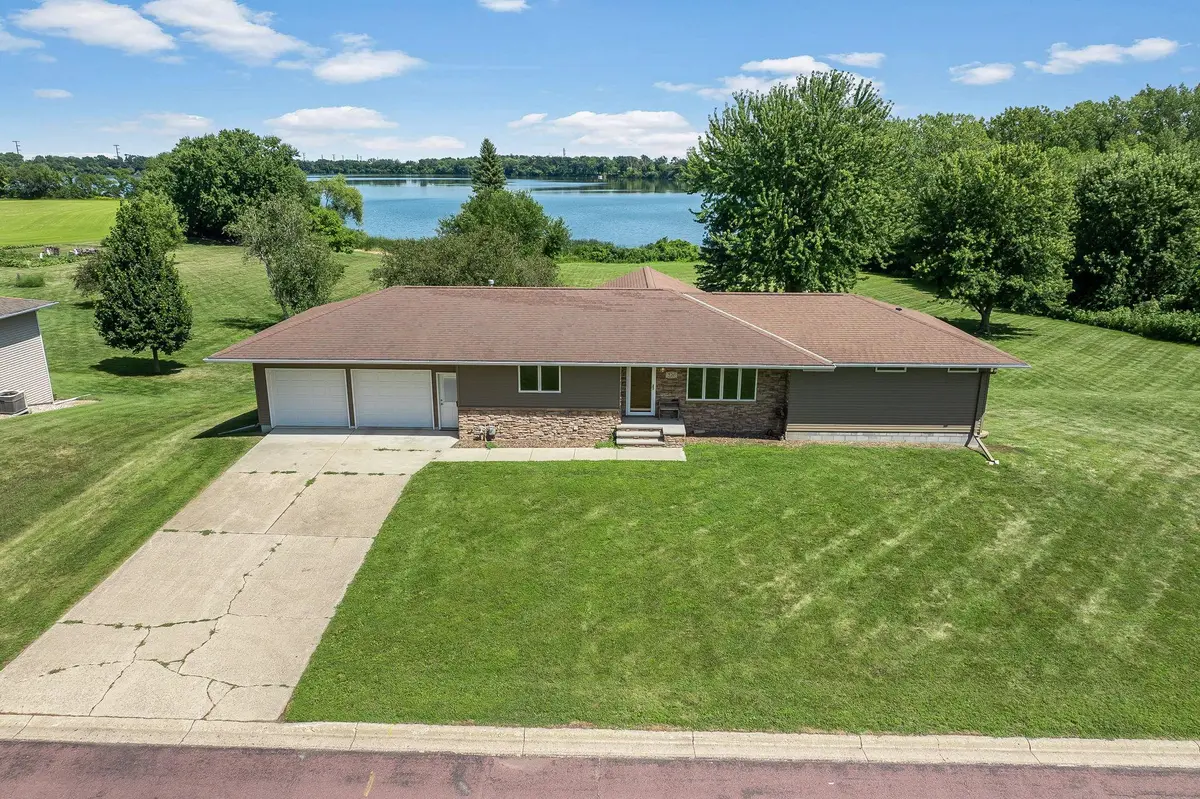 326 Fox Lake AVE, Sherburn, MN 56171