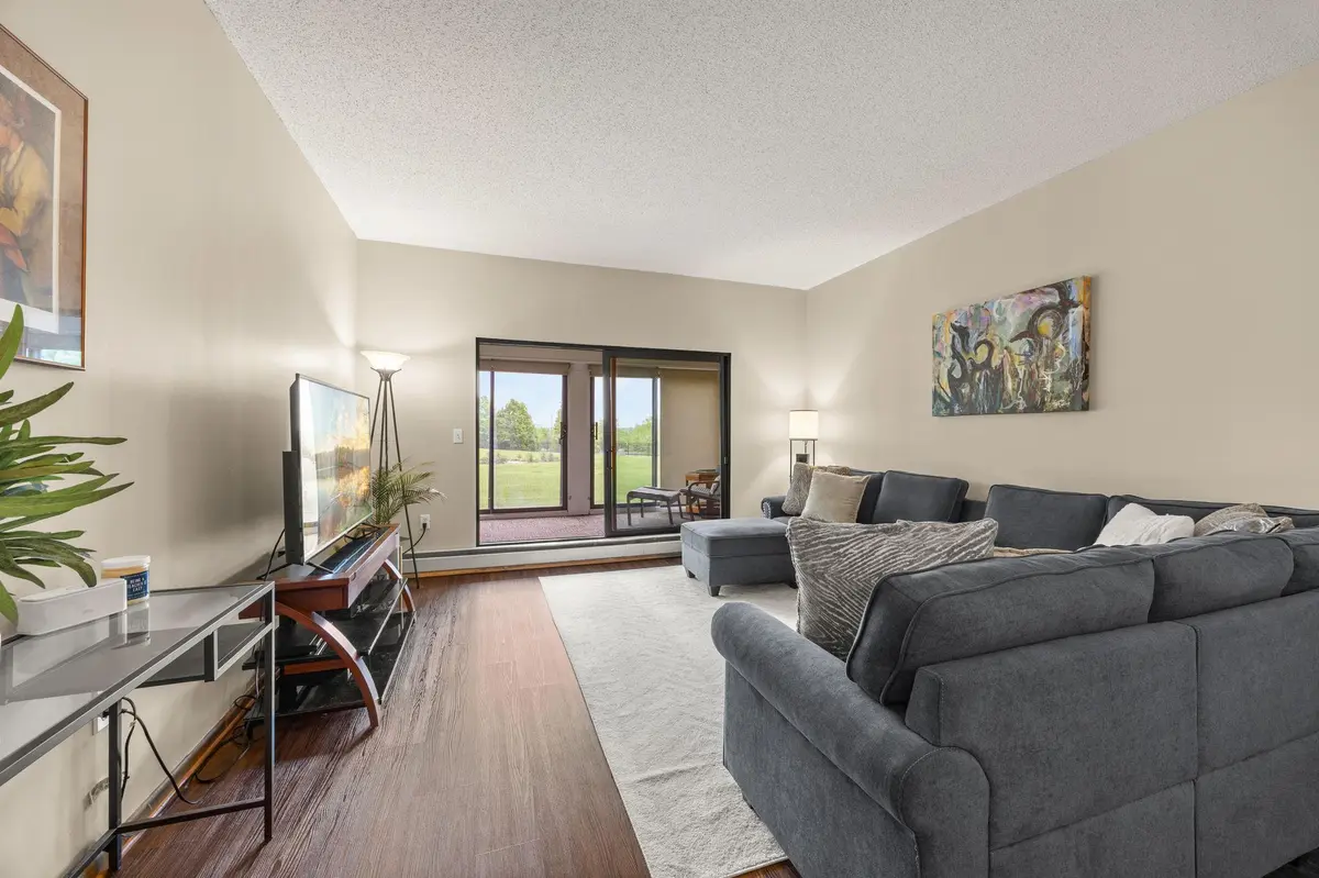 2275 Youngman AVE #106W, Saint Paul, MN 55116