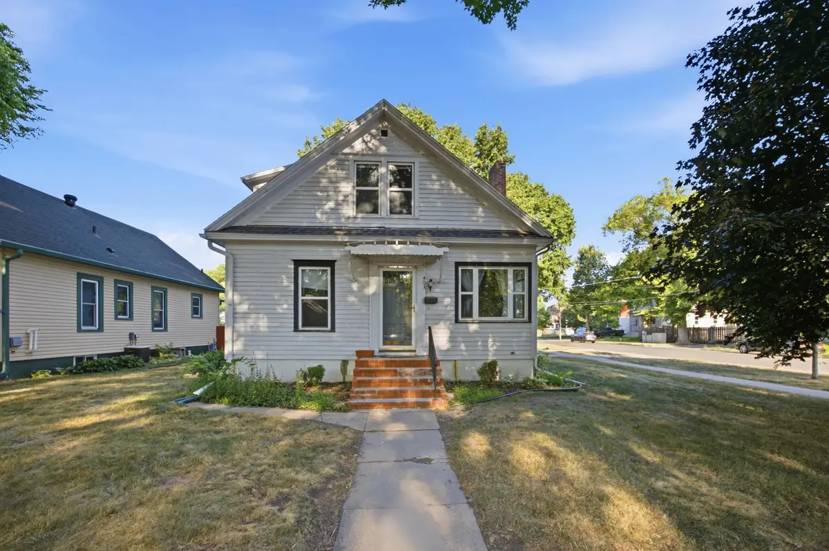 403 14th ST S, Fargo, ND 58103