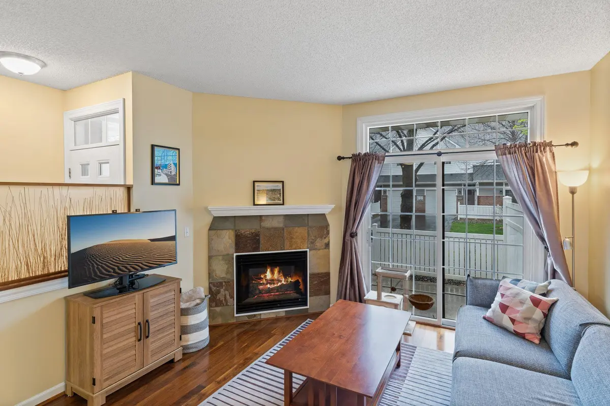 17918 Cobblestone WAY, Eden Prairie, MN 55347