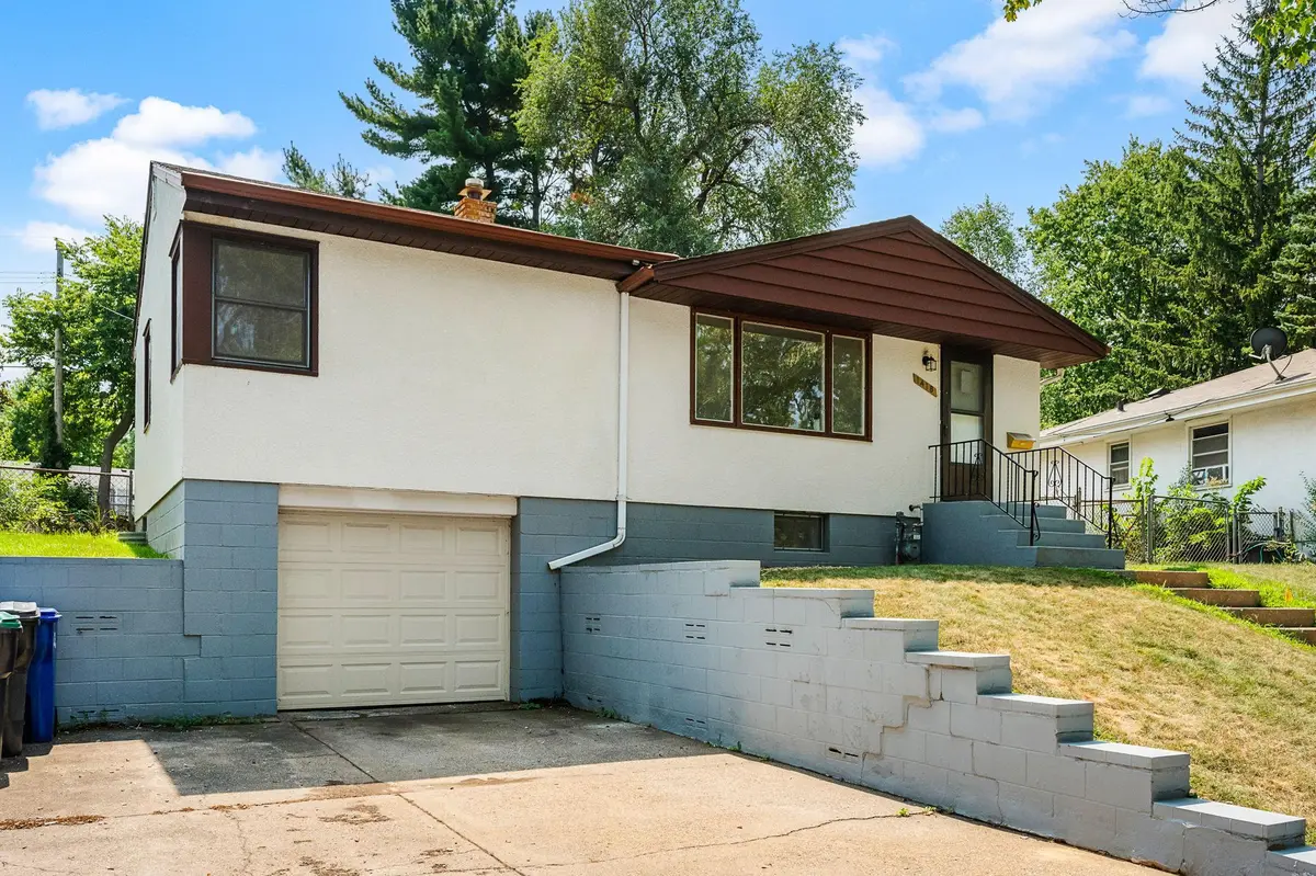 1418 Mechanic AVE, Saint Paul, MN 55106