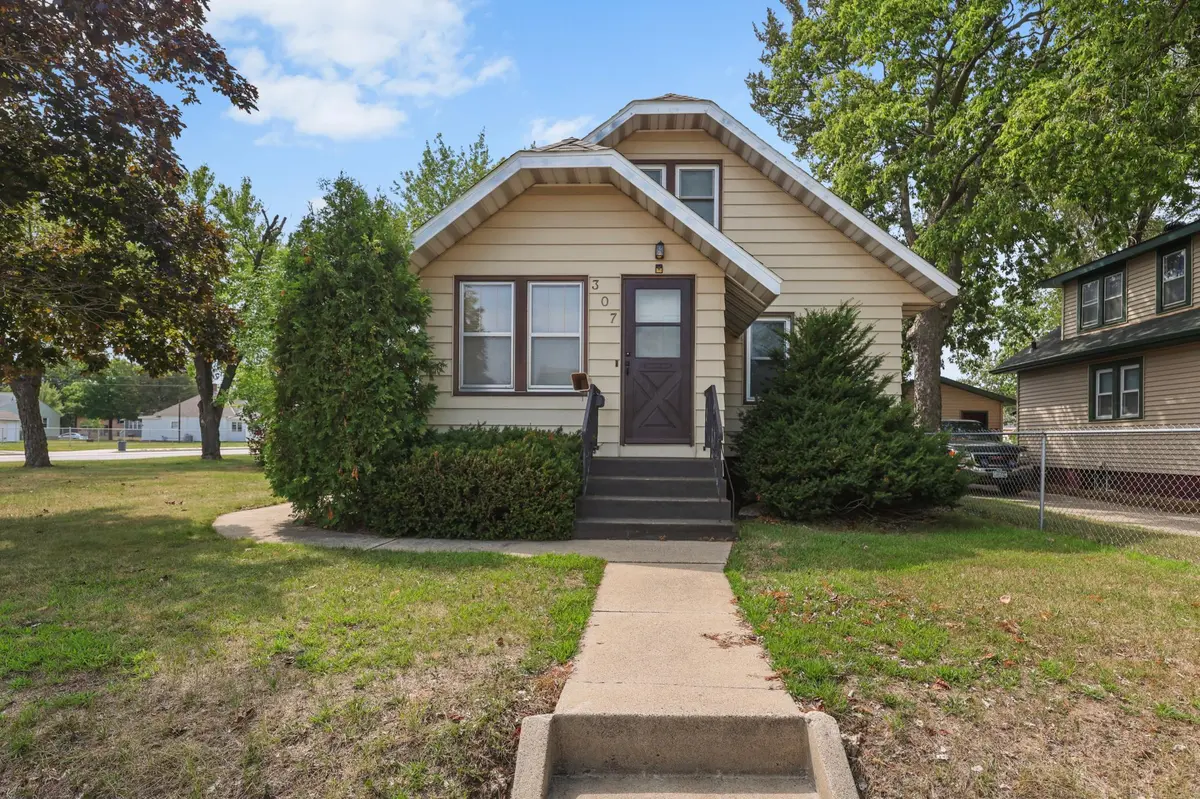 307 23rd AVE N, Saint Cloud, MN 56303
