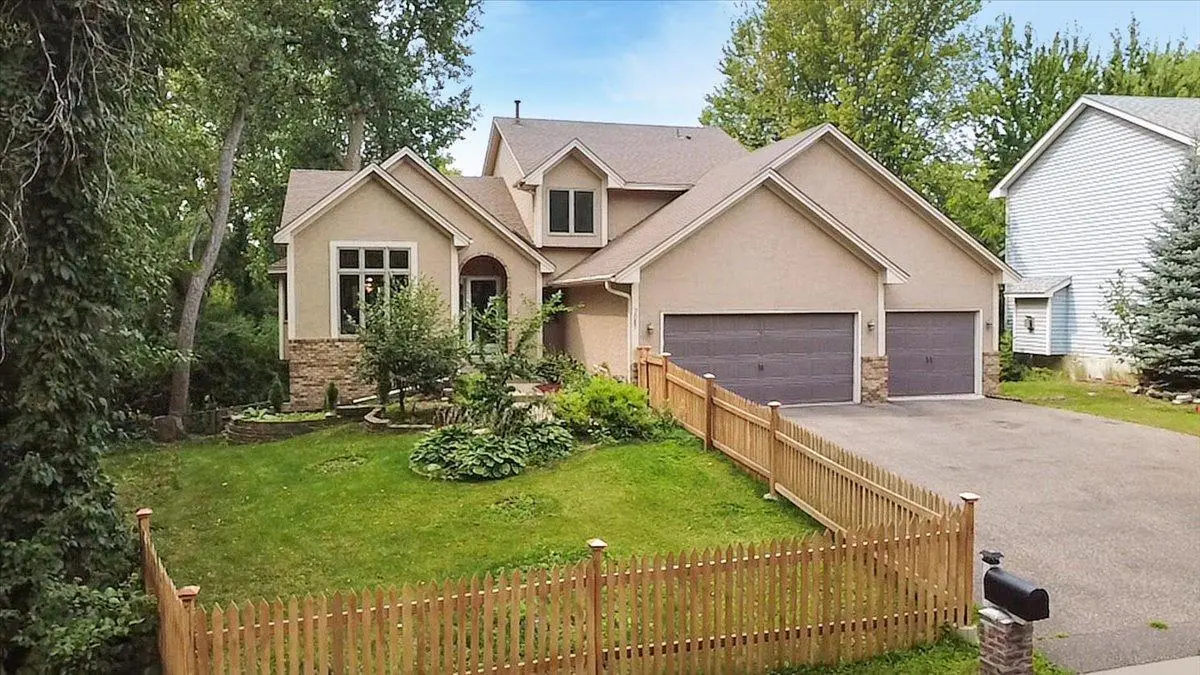 7087 Wellington LN N, Maple Grove, MN 55369