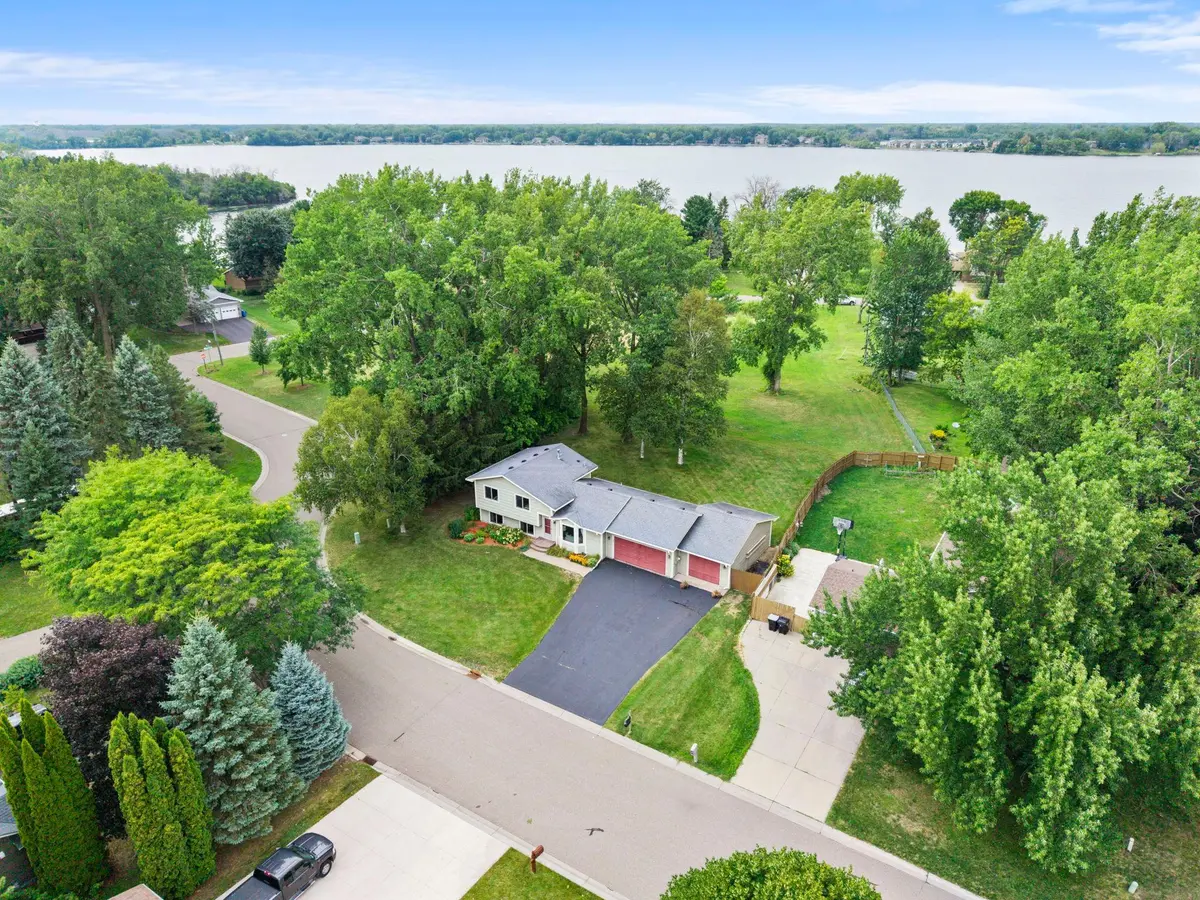 1555 Lamotte CIR, Lino Lakes, MN 55038