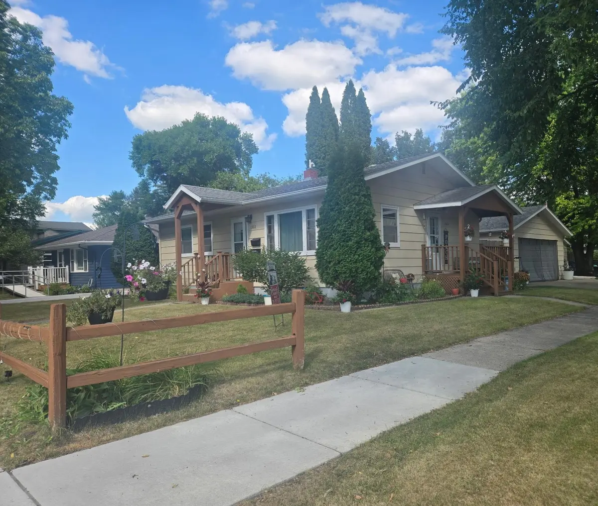 1322 19th ST S, Moorhead, MN 56560