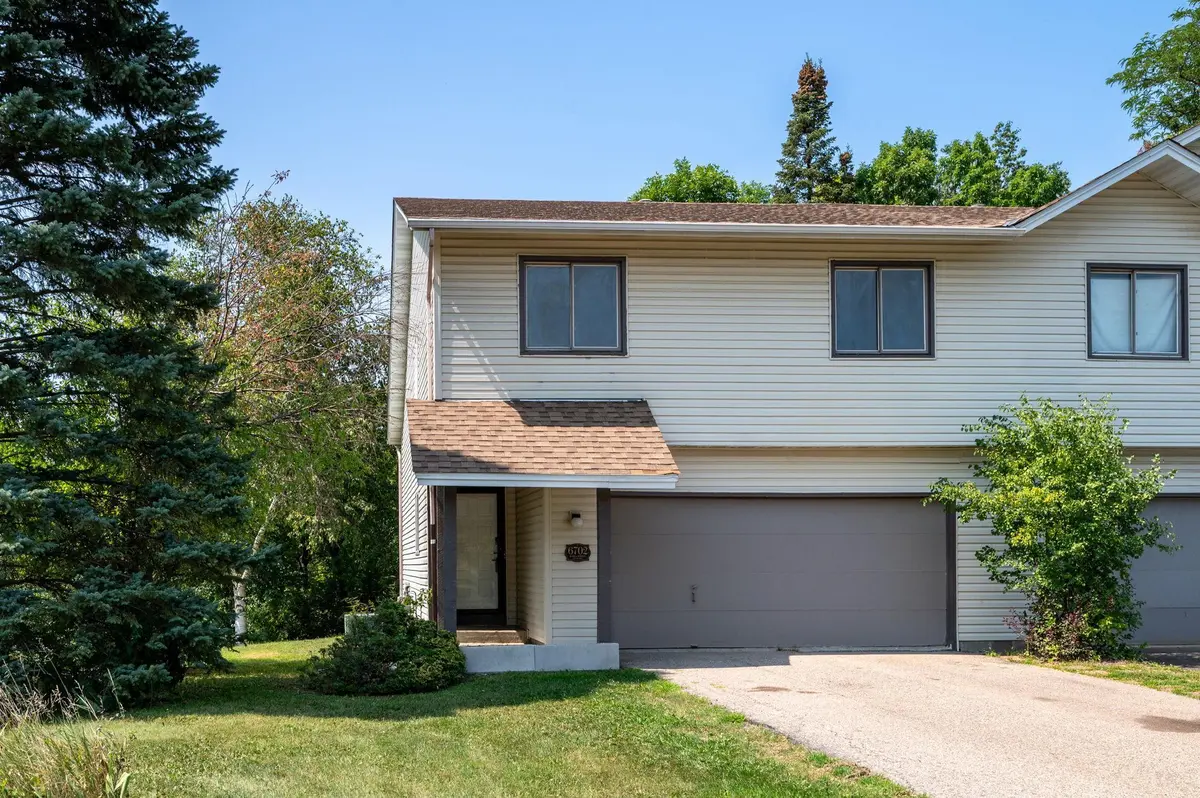 6702 Kara DR, Eden Prairie, MN 55346