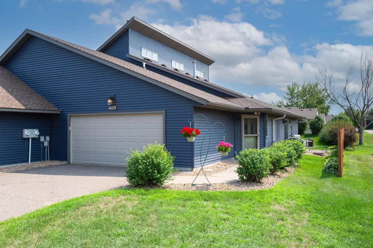 2316 Sacia LN, Hudson, WI 54016