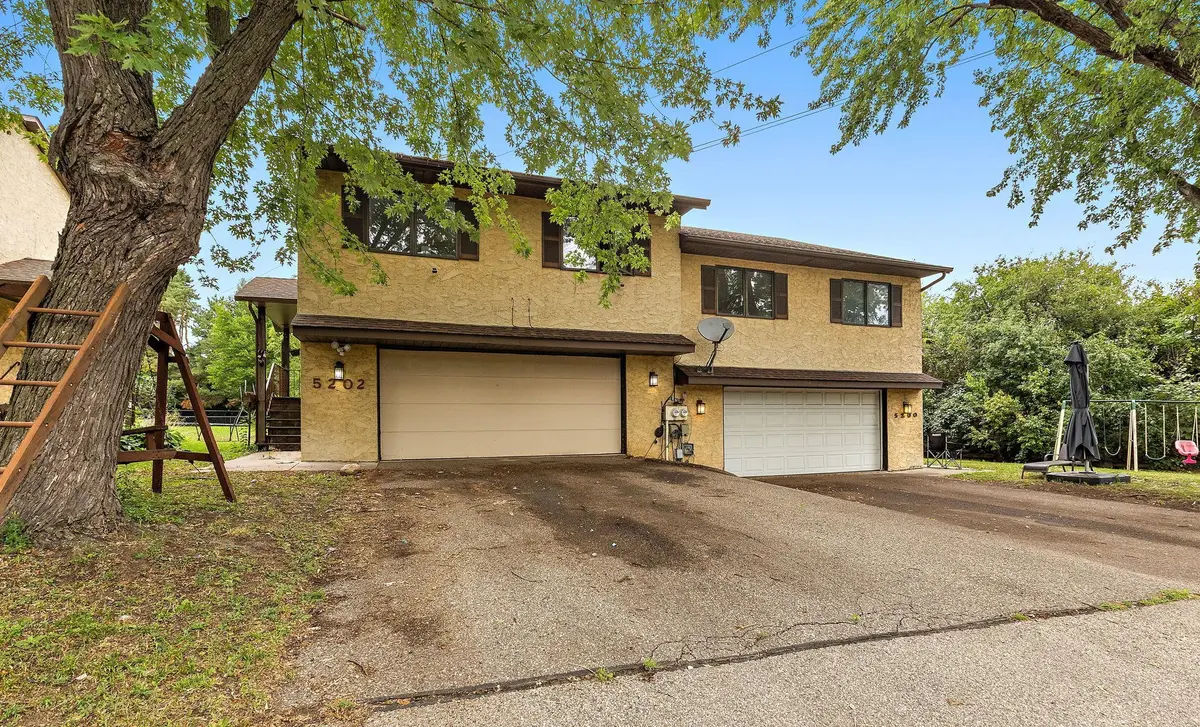 5200 44th AVE N, Robbinsdale, MN 55422